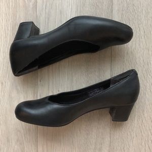 ROCKPORT - BLACK HEELS